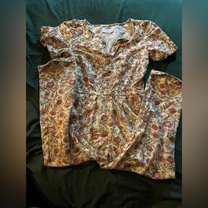 OLD Navy floral juniors romper - filagree, flowers, cream